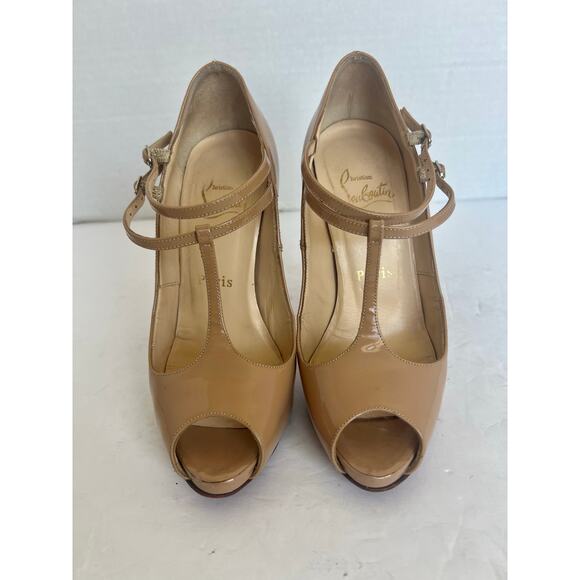 Elegant Nude Peep-Toe Heels - Picture 4 of 11